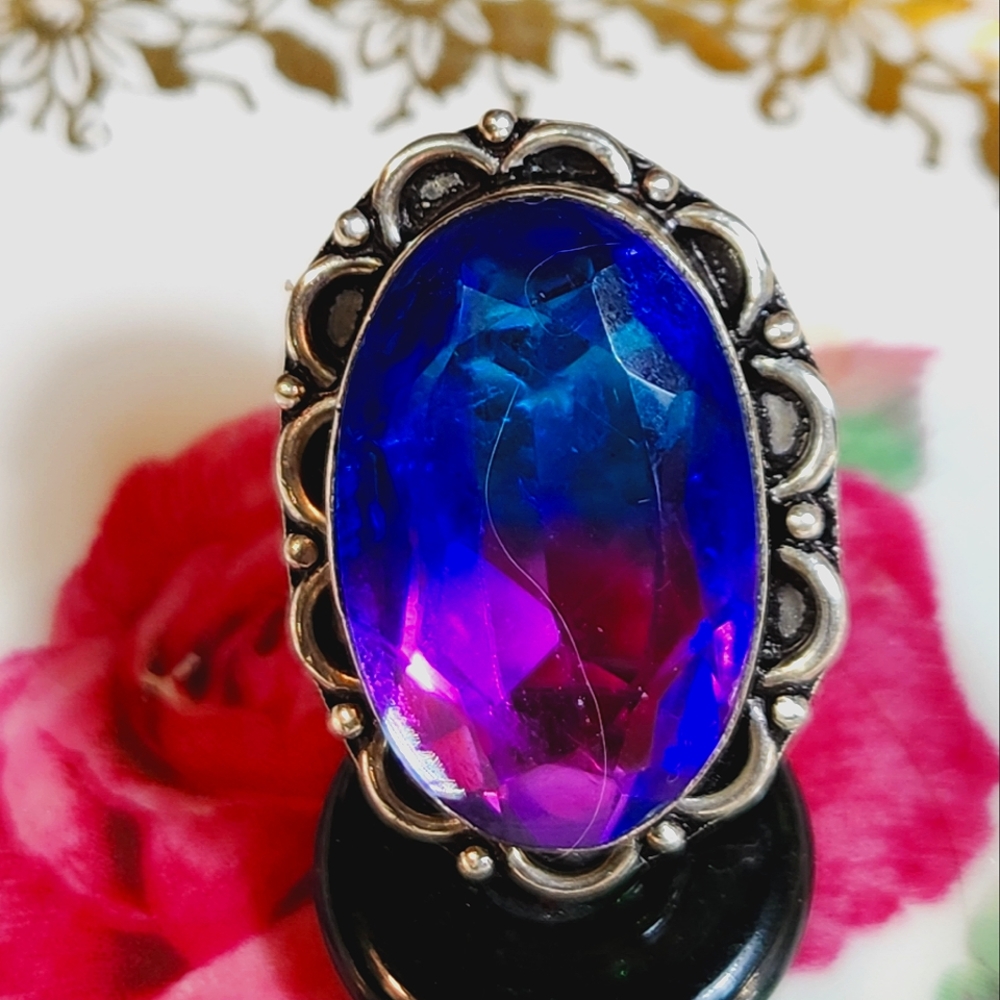 Sz-8 3/4, Handcrafted, Blue And Pink, Oval- Shaped, Faceted Bi-Colored Ring.